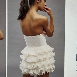 Elegant White Strapless Wedding Dress